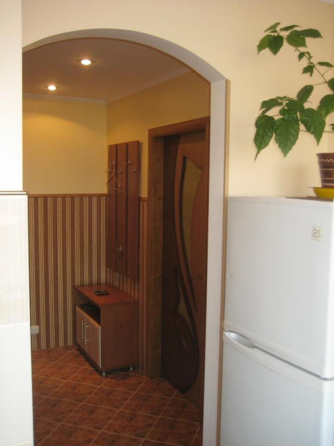 Комфортная 1-Комнатная Новопречистенская 1 Tscherkassy Exterior foto