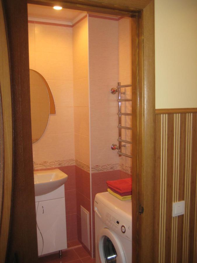 Комфортная 1-Комнатная Новопречистенская 1 Tscherkassy Exterior foto